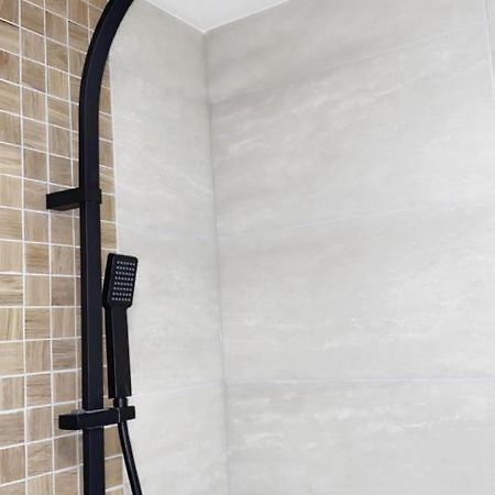 L'AppartE Black Superbe Appartement Pop ! Besancon Exterior photo