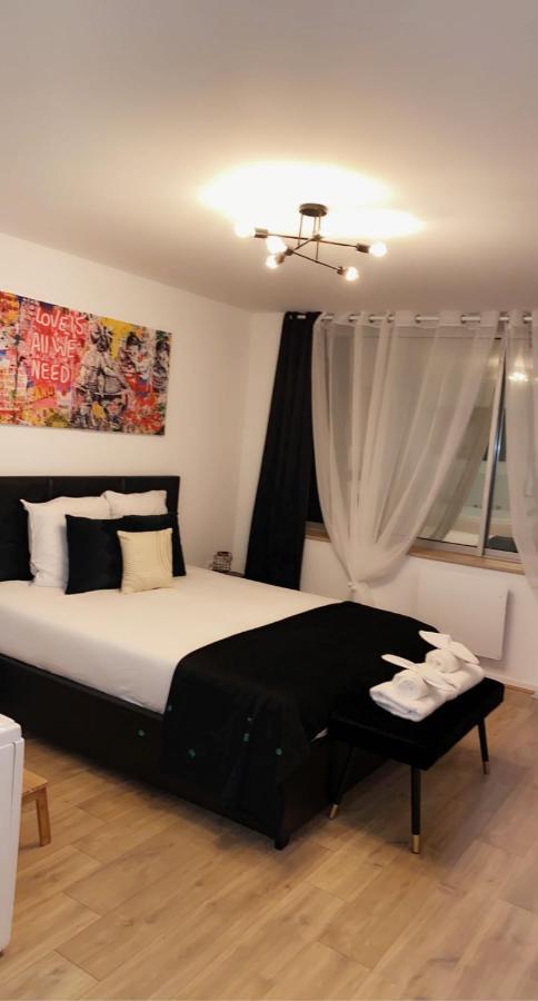 L'AppartE Black Superbe Appartement Pop ! Besancon Exterior photo