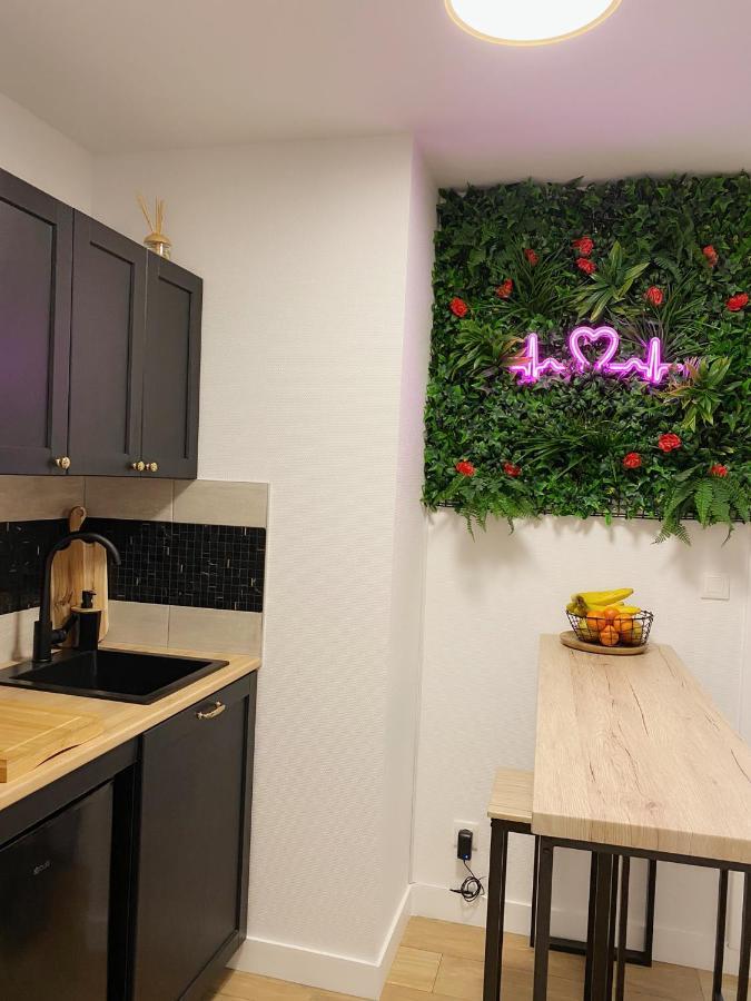 L'AppartE Black Superbe Appartement Pop ! Besancon Exterior photo
